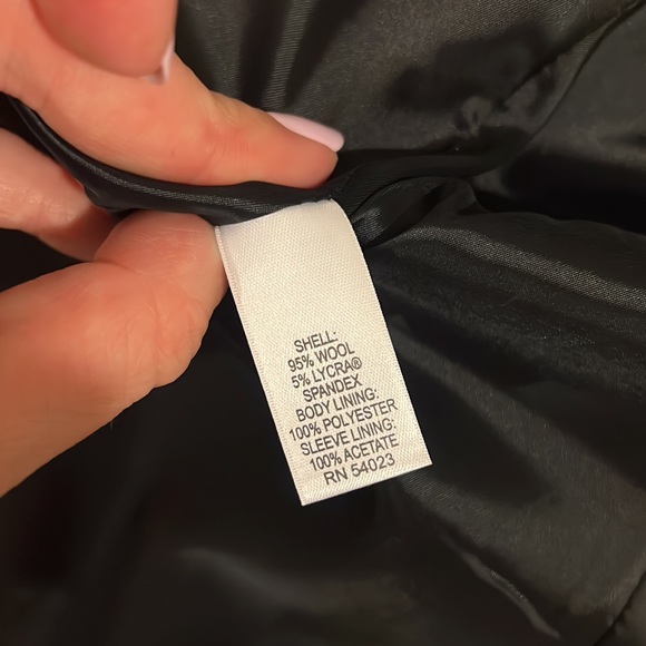 Banana Republic | Stretch Black Blazer size 8 - Picture 7 of 13